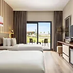 Ramada By Wyndham 3* Çeşme