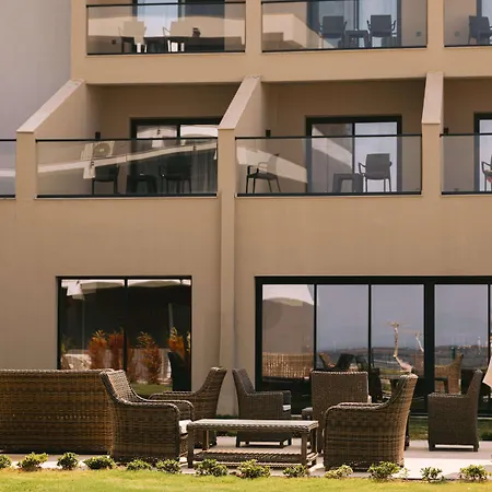 Готель Ramada By Wyndham