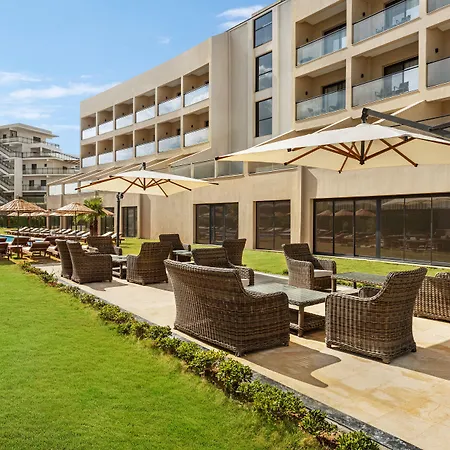 Ramada By Wyndham Hotell