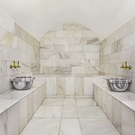 Ramada By Wyndham 호텔