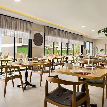 Ramada By Wyndham 호텔