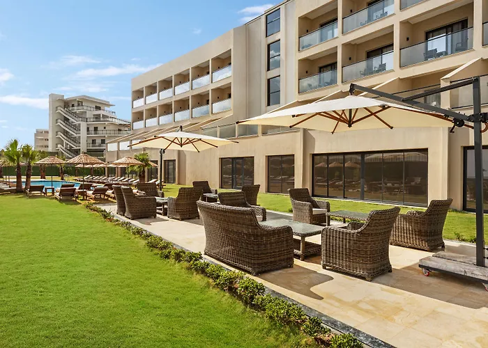 Ramada By Wyndham Hotell