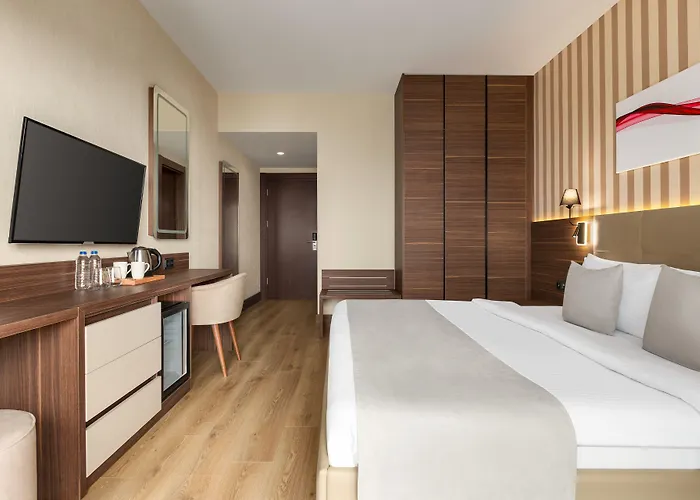 Ramada By Wyndham Чешме