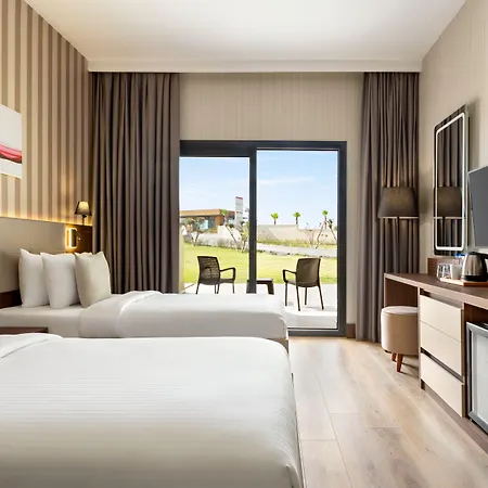 Hotel Ramada By Wyndham Cesme